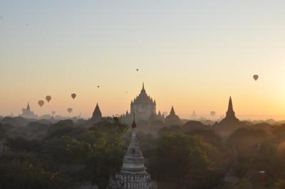 bagan sunset foto amanda